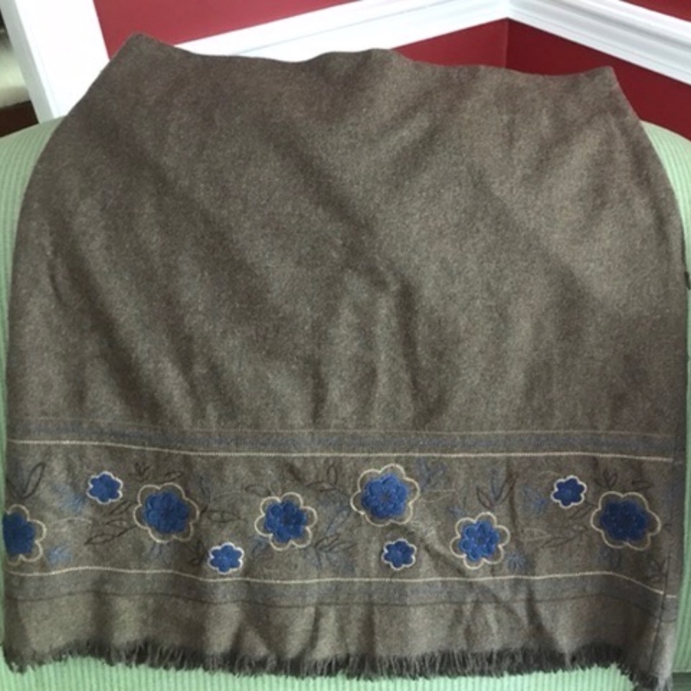 Ladies size 12 Dress Barn skirt